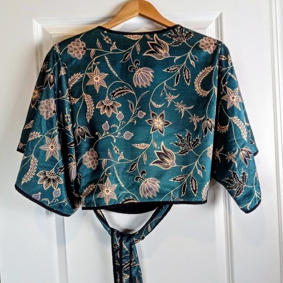 Stylestalker Teal Floral Luna Tie Waist Crop Top NWT - Picture 2 of 4
